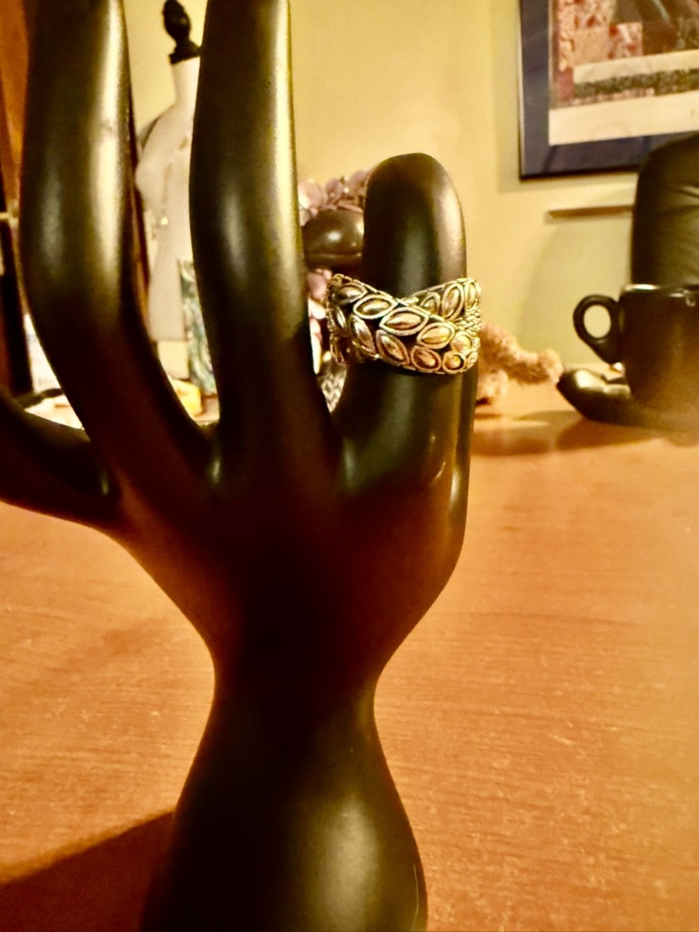 Elegant Textured Gold-Tone Women's Ring